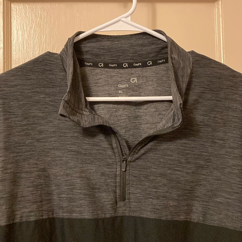 Gap Fit XL Quarter Zip Pullover Gray and Black
